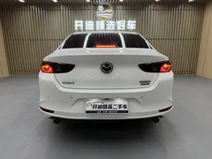 2022 Mazda Mazda3 2.0L AT, белый — фото 21