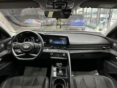 2023 Hyundai Elantra 1.5L CVT LUX Premium — фото 12