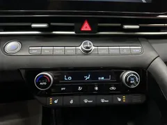 2023 Hyundai Elantra 1.5L CVT LUX Premium — фото 14