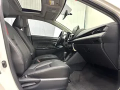2022 Toyota Yaris L Zhixuan X 1.5L CVT Premium, белый — фото 10
