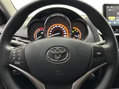 2022 Toyota Yaris L Zhixuan X 1.5L CVT Premium, белый — фото 17