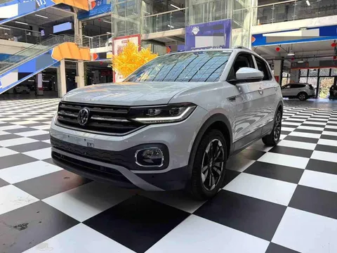 2021 Volkswagen Tacqua 1.5L AT