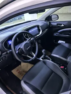 2021 Kia Yipao 1.4L CVT Sunroof, белый — фото 3
