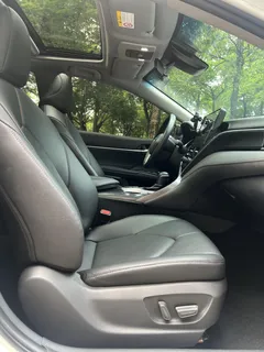 2023 Toyota Camry 2.0G Luxury, белый — фото 8