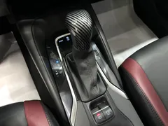 2021 Toyota Corolla 1.5L CVT GR SPORT, белый — фото 16