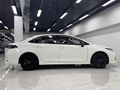 2021 Toyota Corolla 1.5L CVT GR SPORT, белый — фото 6