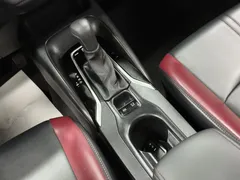 2021 Toyota Corolla 1.5L CVT GR SPORT, белый — фото 16