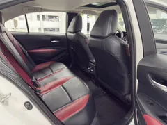 2021 Toyota Corolla 1.5L CVT GR SPORT, белый — фото 18