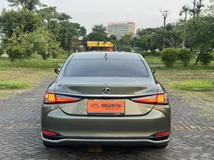 2022 Lexus ES 200 Excellence, зелёный — фото 17