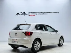 2021 Volkswagen Polo Plus 1.5L AT Colorful Tech, белый — фото 5