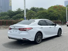 2023 Toyota Camry 2.5G Luxury, белый — фото 6