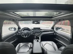 2023 Toyota Camry 2.5G Luxury, белый — фото 10