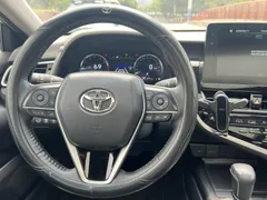 2023 Toyota Camry 2.5G Luxury, белый — фото 13