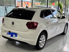 2021 Volkswagen Polo Plus 1.5L AT Colorful Tech, белый — фото 6