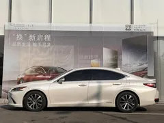 2022 Lexus ES 200 Excellence, белый — фото 2