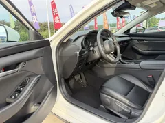 2022 Mazda Mazda3 2.0L AT, белый — фото 4