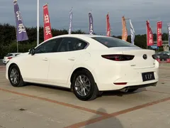 2022 Mazda Mazda3 2.0L AT, белый — фото 10