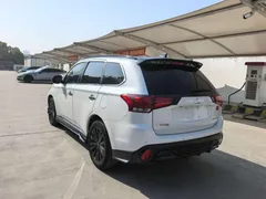 2021 Mitsubishi Outlander 2.4L 4WD 5-seat, белый — фото 5
