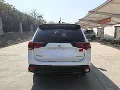 2021 Mitsubishi Outlander 2.4L 4WD 5-seat, белый — фото 6