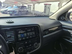 2021 Mitsubishi Outlander 2.4L 4WD 5-seat, белый — фото 10