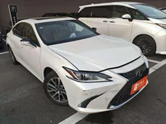 2021 Lexus ES 200 Excellence, белый — фото 2