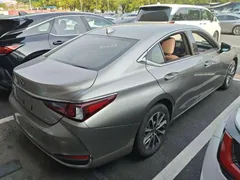 2022 Lexus ES 200 Excellence — фото 14