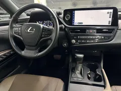 2022 Lexus ES 200 Excellence — фото 12