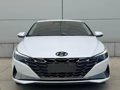 2022 Hyundai Elantra 1.5L CVT LUX Premium, белый — фото 2