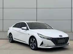 2022 Hyundai Elantra 1.5L CVT LUX Premium, белый — фото 3