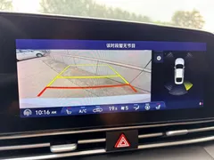 2022 Hyundai Elantra 1.5L CVT LUX Premium, белый — фото 10
