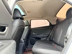 2022 Hyundai Elantra 1.5L CVT LUX Premium, белый — фото 12