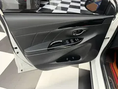 2022 Toyota Yaris L Zhixuan X 1.5L CVT Luxury Plus, белый — фото 3