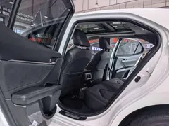 2021 Toyota Camry 2.5G Luxury, белый — фото 5