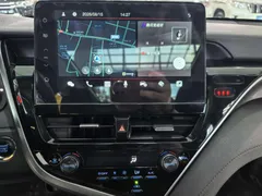2021 Toyota Camry 2.5G Luxury, белый — фото 9