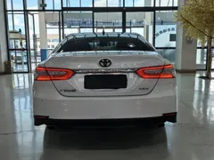 2021 Toyota Camry 2.5G Luxury, белый — фото 18