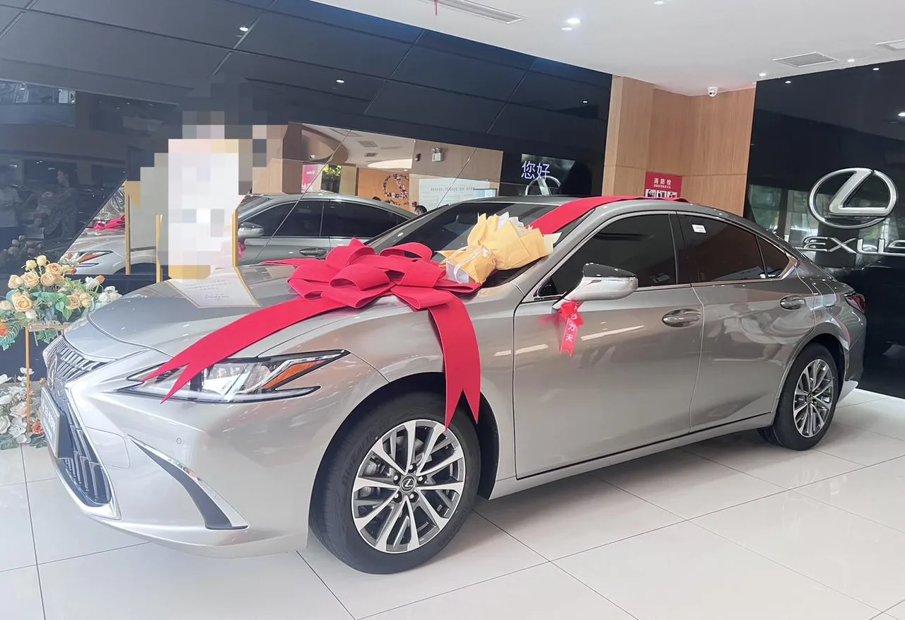 2022 Lexus ES 200 Excellence