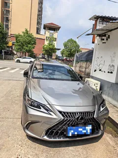 2022 Lexus ES 200 Excellence — фото 4