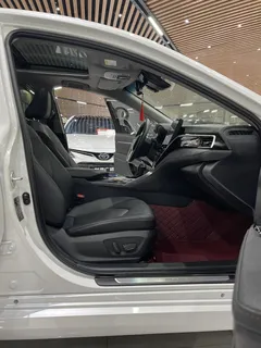 2023 Toyota Camry 2.5G Luxury, белый — фото 5
