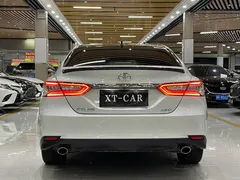 2023 Toyota Camry 2.5G Luxury, белый — фото 13