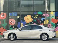 2021 Toyota Camry 2.0G Luxury, белый — фото 5