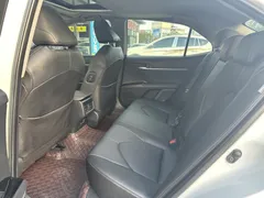 2021 Toyota Camry 2.0G Luxury, белый — фото 10
