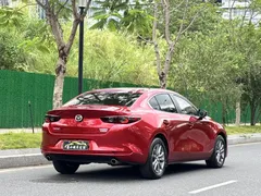 2021 Mazda Mazda3 2.0L AT, красный — фото 4