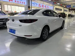2022 Mazda Mazda3 2.0L AT, белый — фото 4