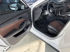 2022 Mazda Mazda3 2.0L AT, белый — фото 9