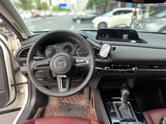2022 Mazda CX-30 2.0L AT, белый — фото 7