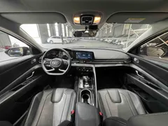 2022 Hyundai Elantra 1.5L CVT LUX Black Knight Limited Edition, чёрный — фото 4