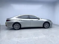 2022 Lexus ES 200 Excellence — фото 7