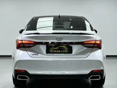2022 Toyota Avalon 2.5L Luxury, белый — фото 4