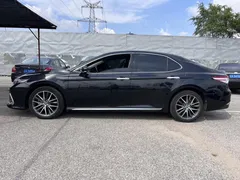 2023 Toyota Camry 2.5G Luxury, чёрный — фото 9