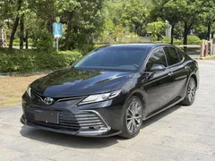 2021 Toyota Camry 2.5G Luxury, чёрный — фото 1